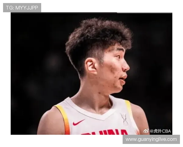 余嘉豪社媒热议杨瀚森NBA首扣篮瞬间引发球迷热烈讨论